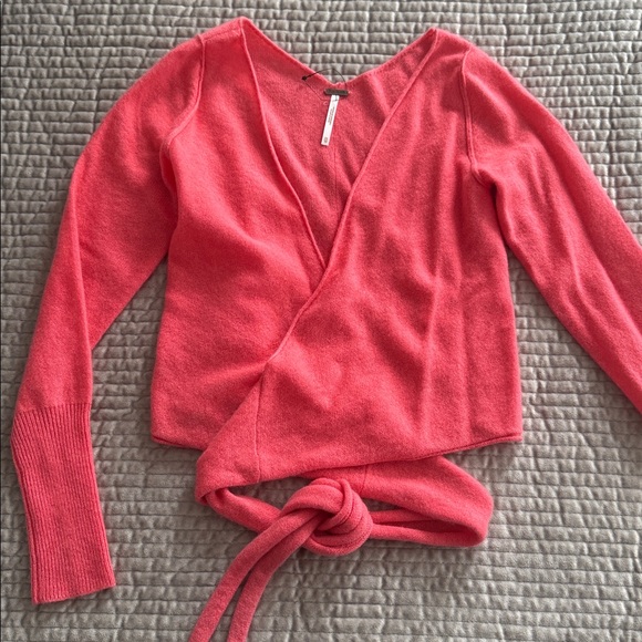 Free People Wrap cashmere sweater - Picture 1 of 7